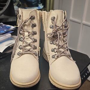 Cliffs by WHITE MOUNTAIN Beige Lace-Up Combat Boots